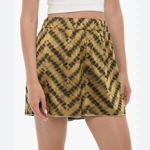 Oseree Golden Yellow Black Chevron Striped Print Shorts Size L NWT
